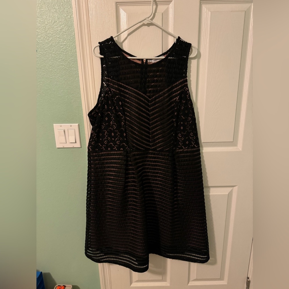 Beautiful black dress!
